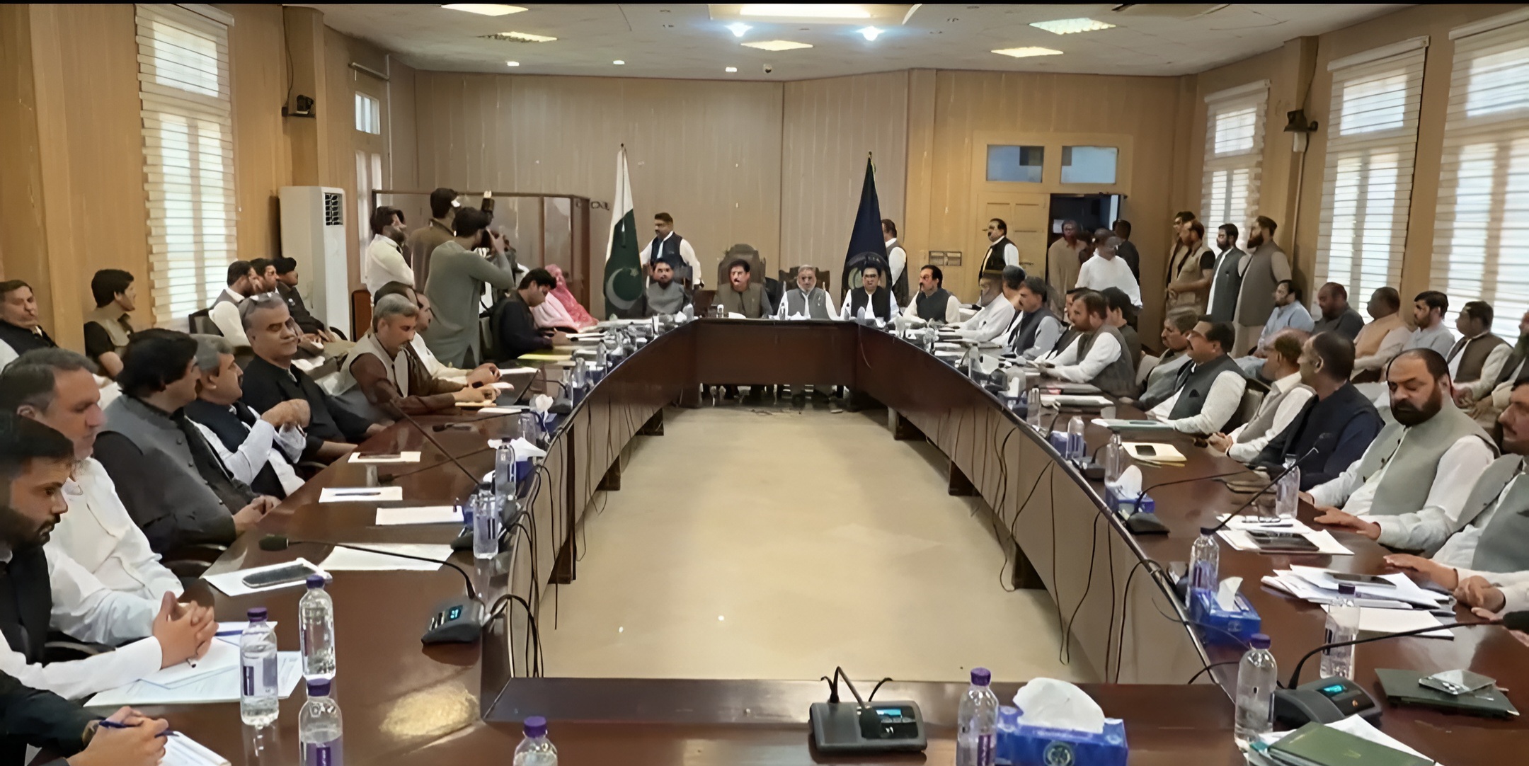 kp-govt-opposition-unite-against-wheat-crisis-and-cng-shutdown