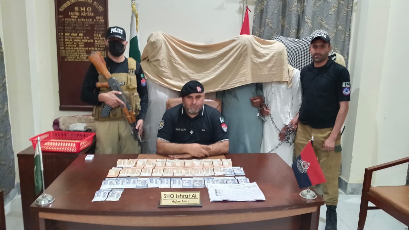 khyber-police-expose-network-involved-in-illegal-border-crossings-via-fake-documents