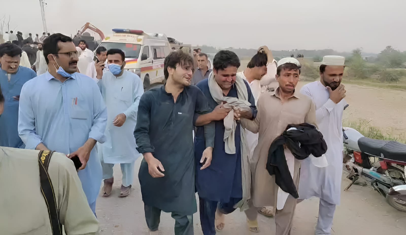 bannu-rescue-operation-concludes-15-police-bodies-and-3-injured-recovered-from-debris