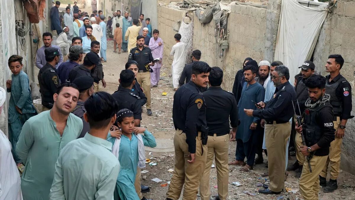 peshawar-identity-fraud-network-exposed-afghan-nationals-illegally-added-to-family-trees