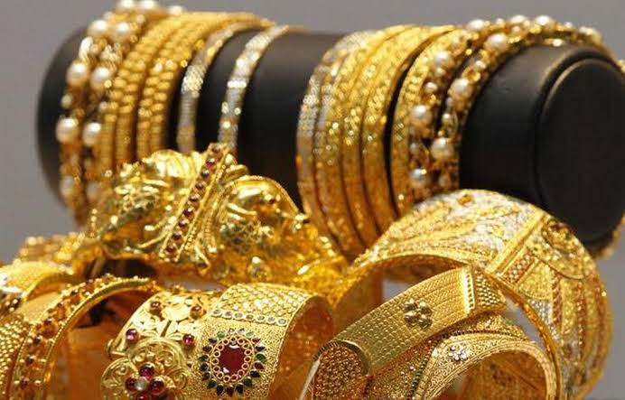 gold-prices-fall-in-pakistan-amid-decline-in-global-market