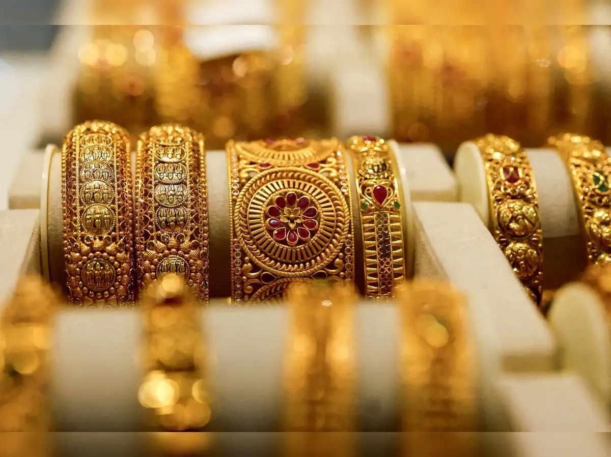 gold-prices-take-a-sharp-dive-as-market-sees-sudden-shift