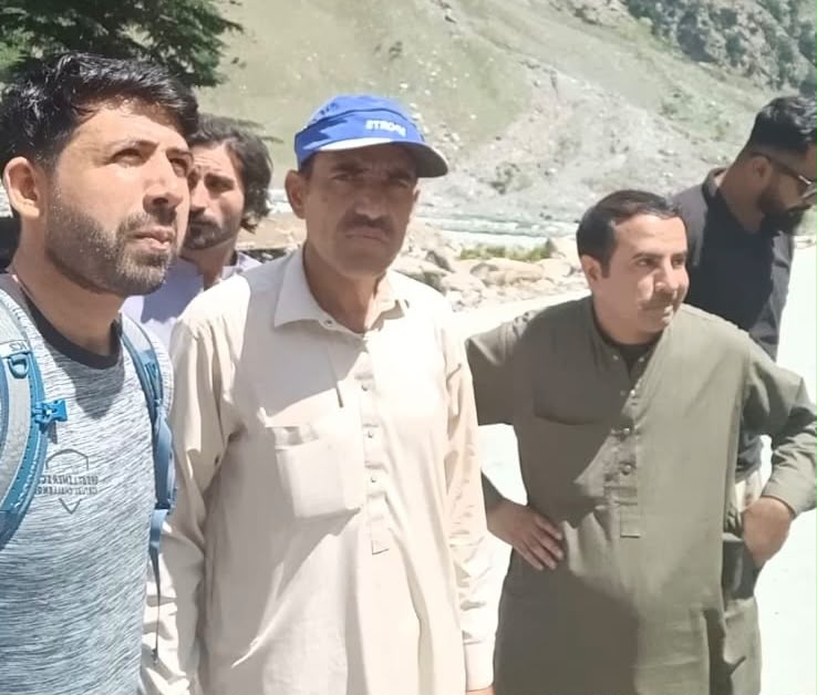 glacier-burst-disrupts-falaksar-trek-leaving-one-feared-dead-and-another-missing