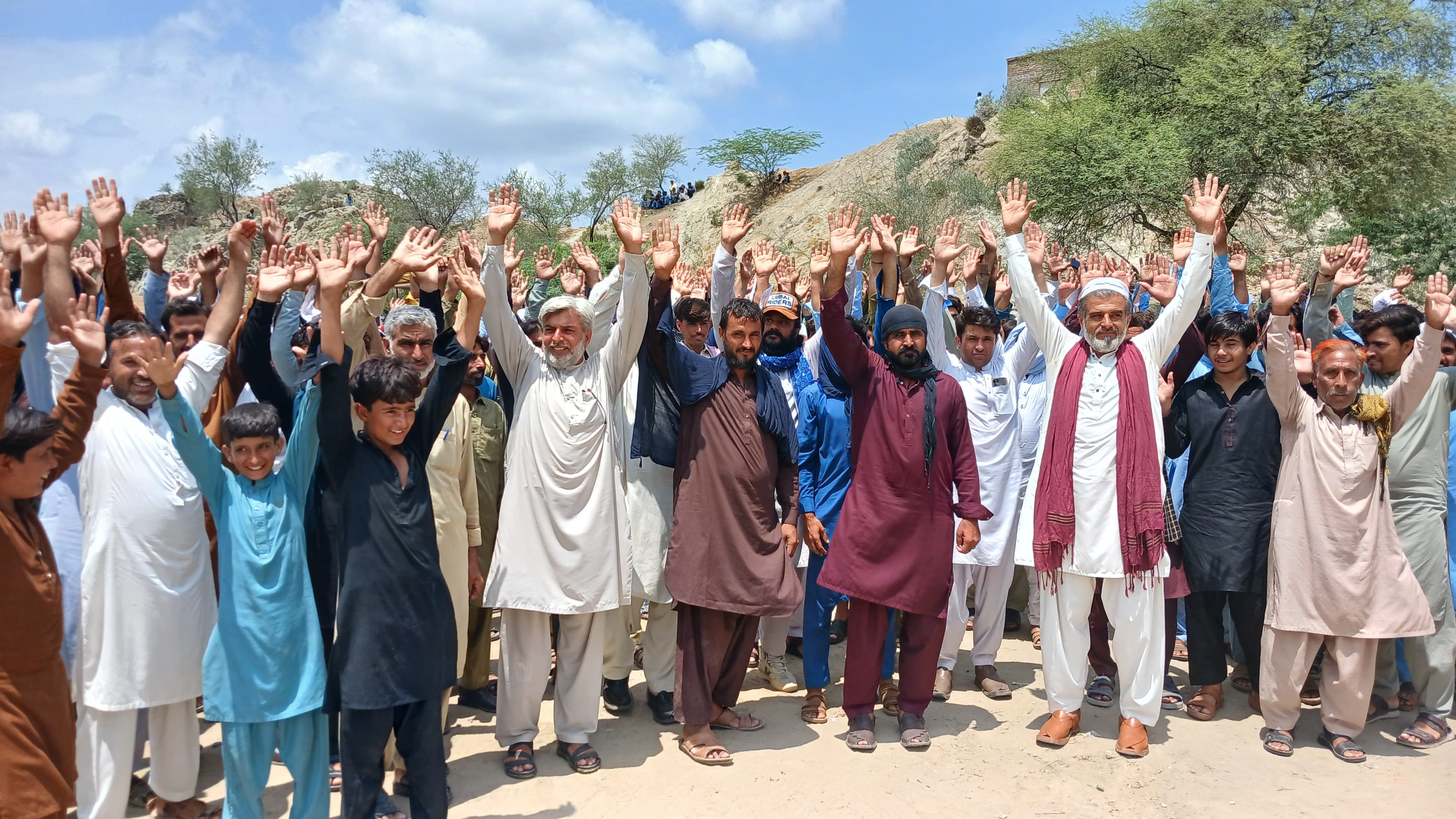 illegal-gold-mining-triggers-tensions-in-kohat-protesters-allege-police-favouritism