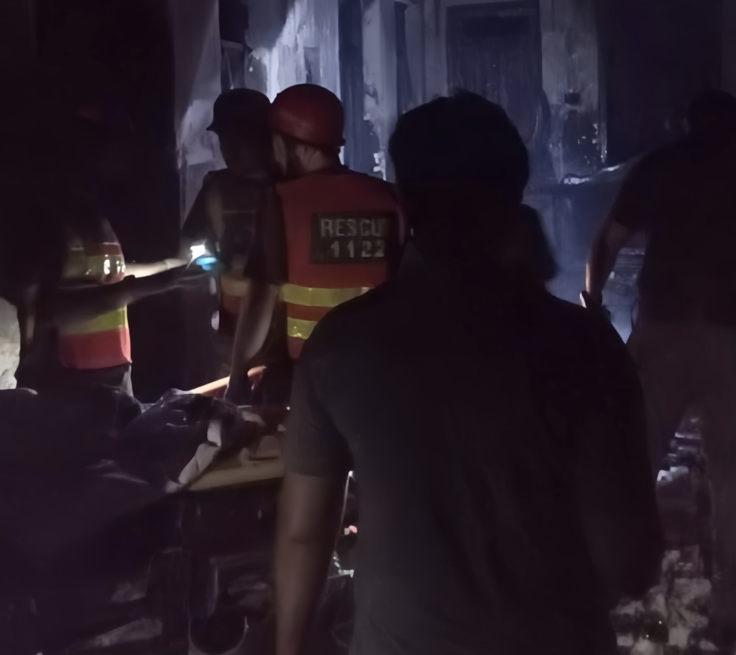 peshawar-house-fire-claims-lives-of-entire-family-of-six