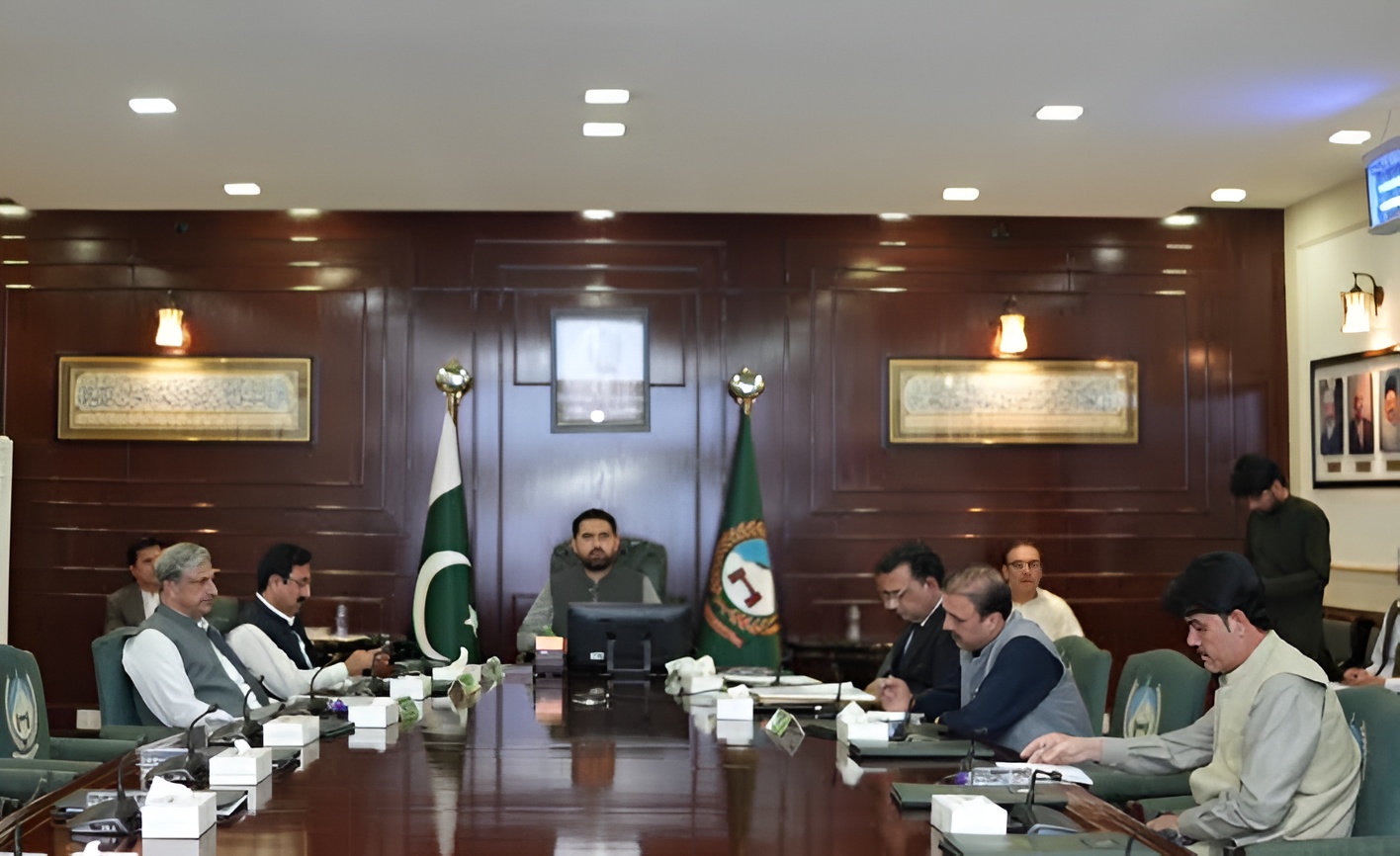 focus-on-performance-not-opponents-kp-cm-tells-cabinet-members