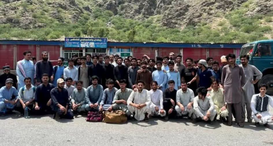 913-pakistani-students-await-pakistans-approval-to-return-home