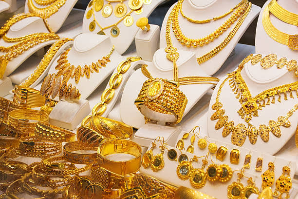 gold-prices-fall-after-recent-rise