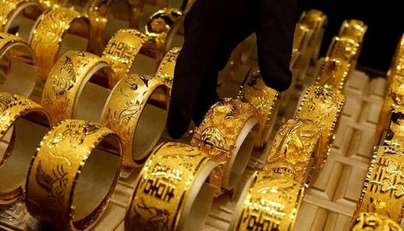 gold-prices-slide-sharply-across-pakistan