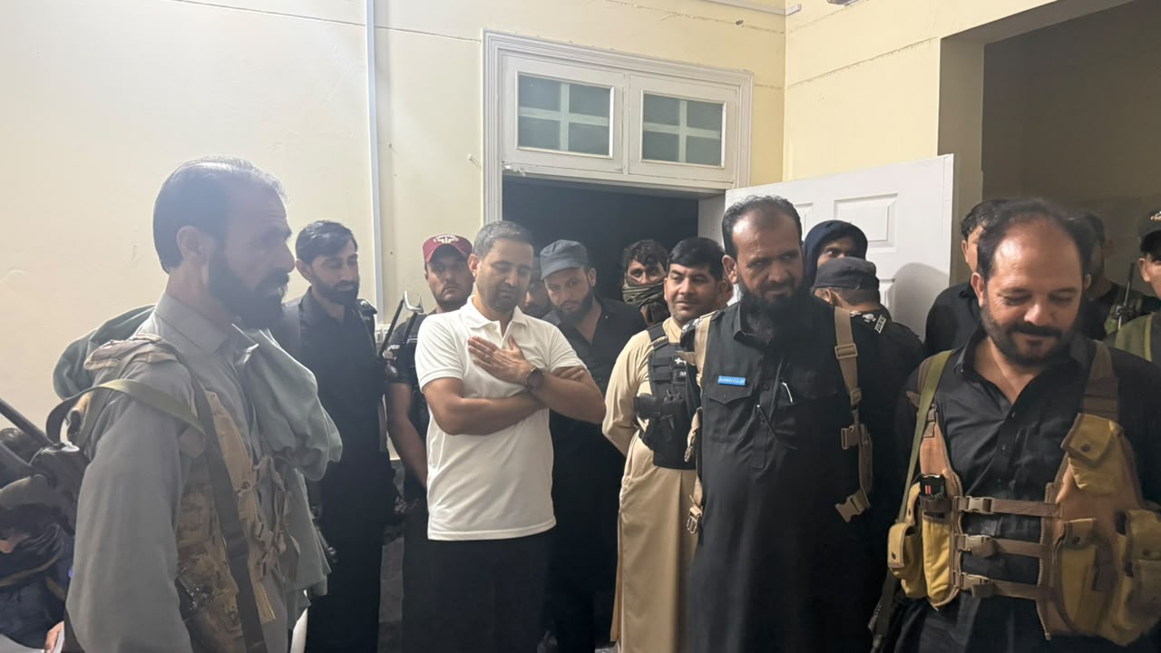 karak-main-suspect-in-police-official-zafrans-killing-case-killed-in-encounter