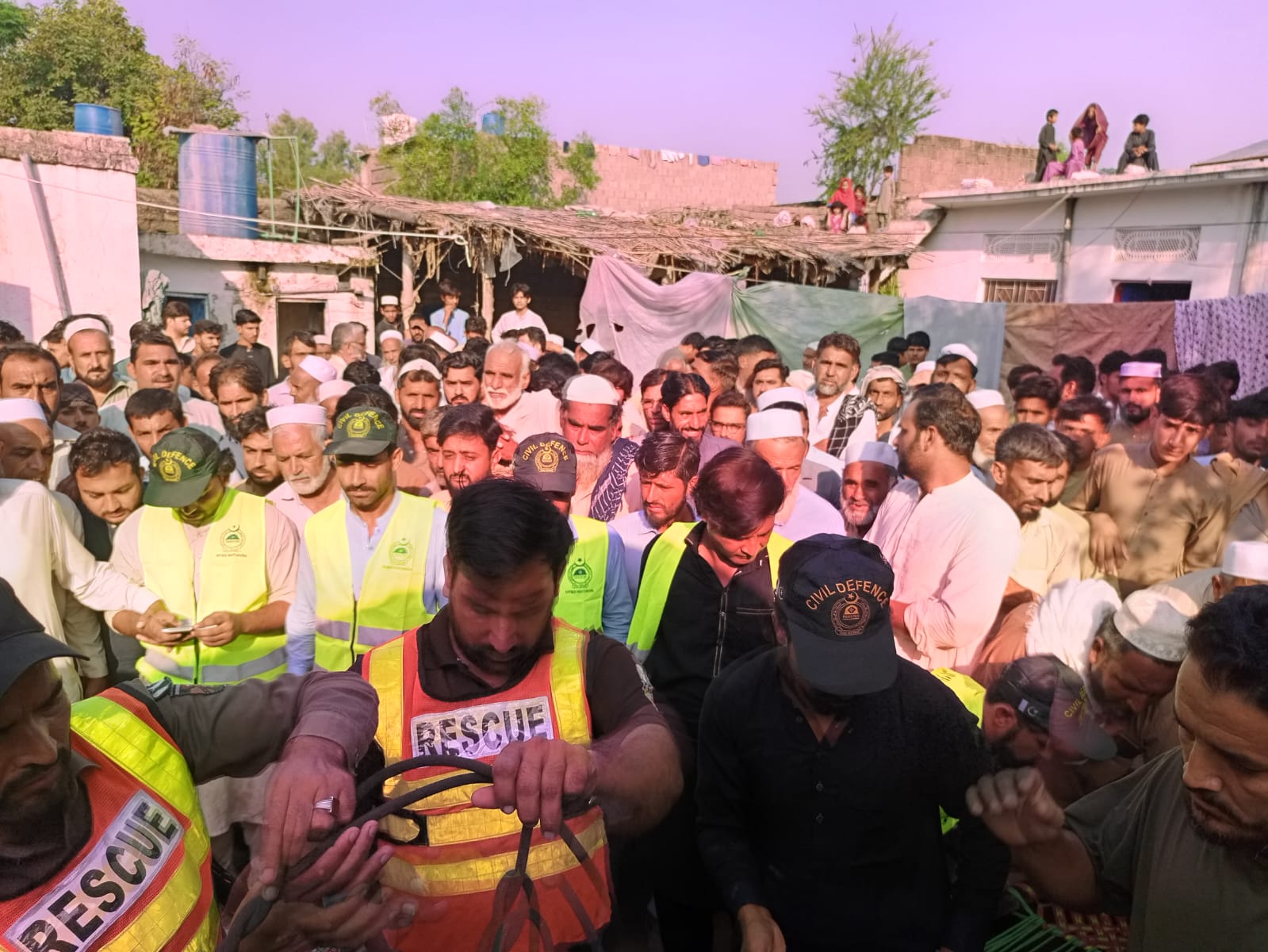 poisonous-gas-claims-three-lives-in-mardan-well