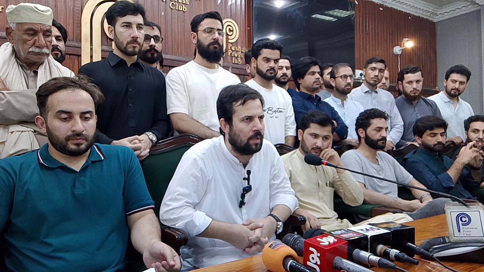 kp-doctors-announce-province-wide-pen-down-strike-over-salary-hike