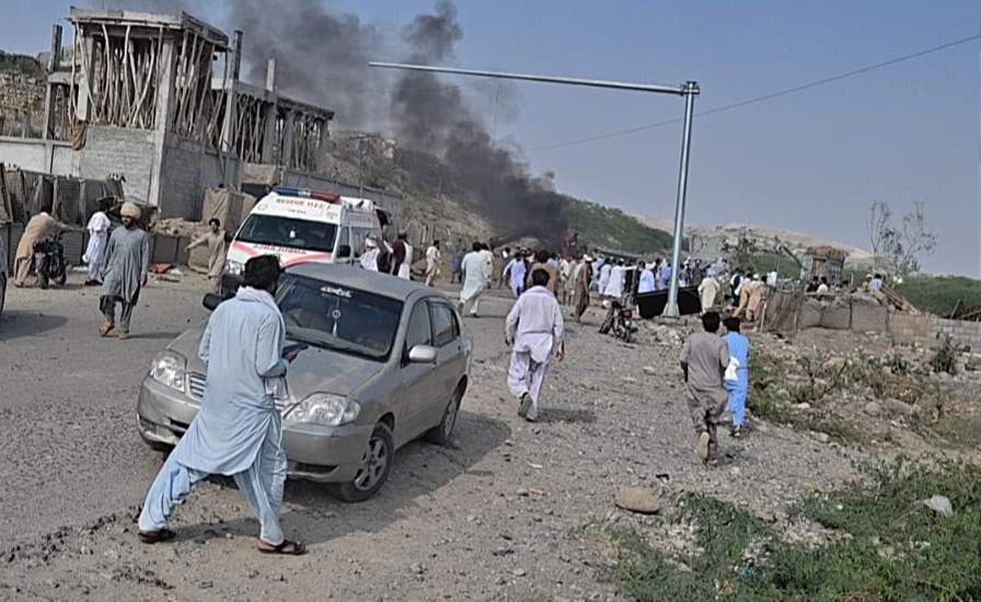11-killed-30-injured-as-explosives-laden-vehicle-hits-di-khan-checkpoint