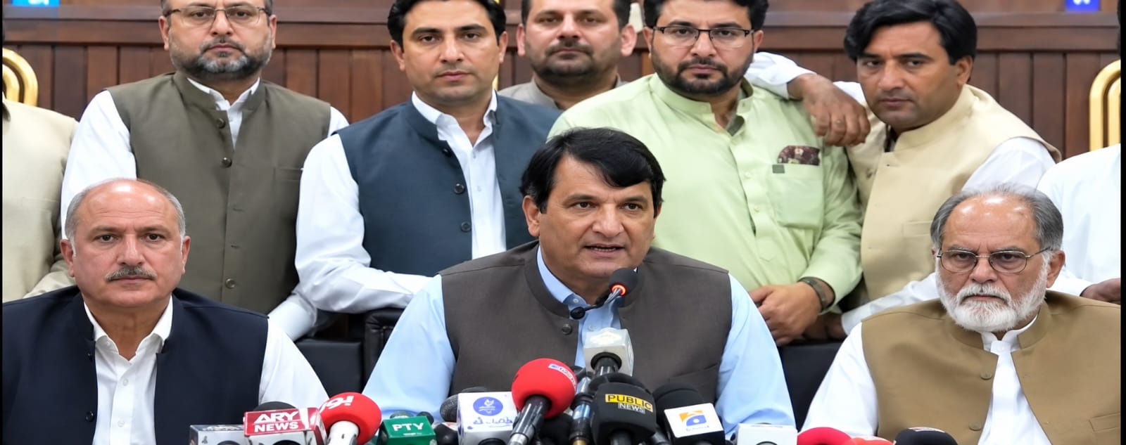 amir-muqam-calls-governors-rule-in-kp-a-day-of-deliverance