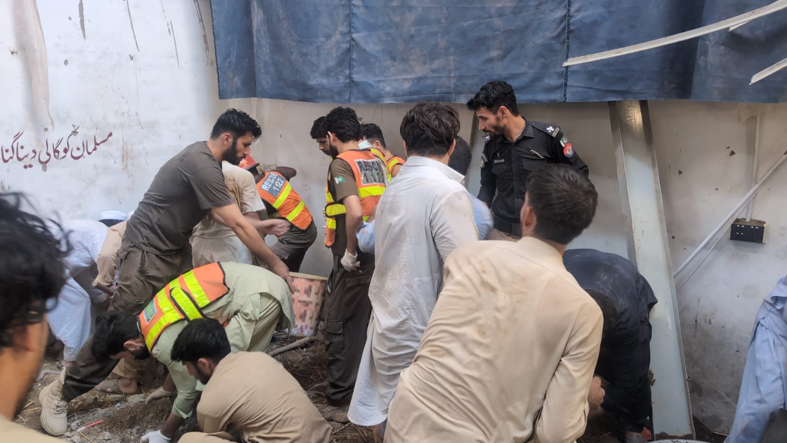 four-dead-20-injured-in-school-roof-collapse-in-peshawar
