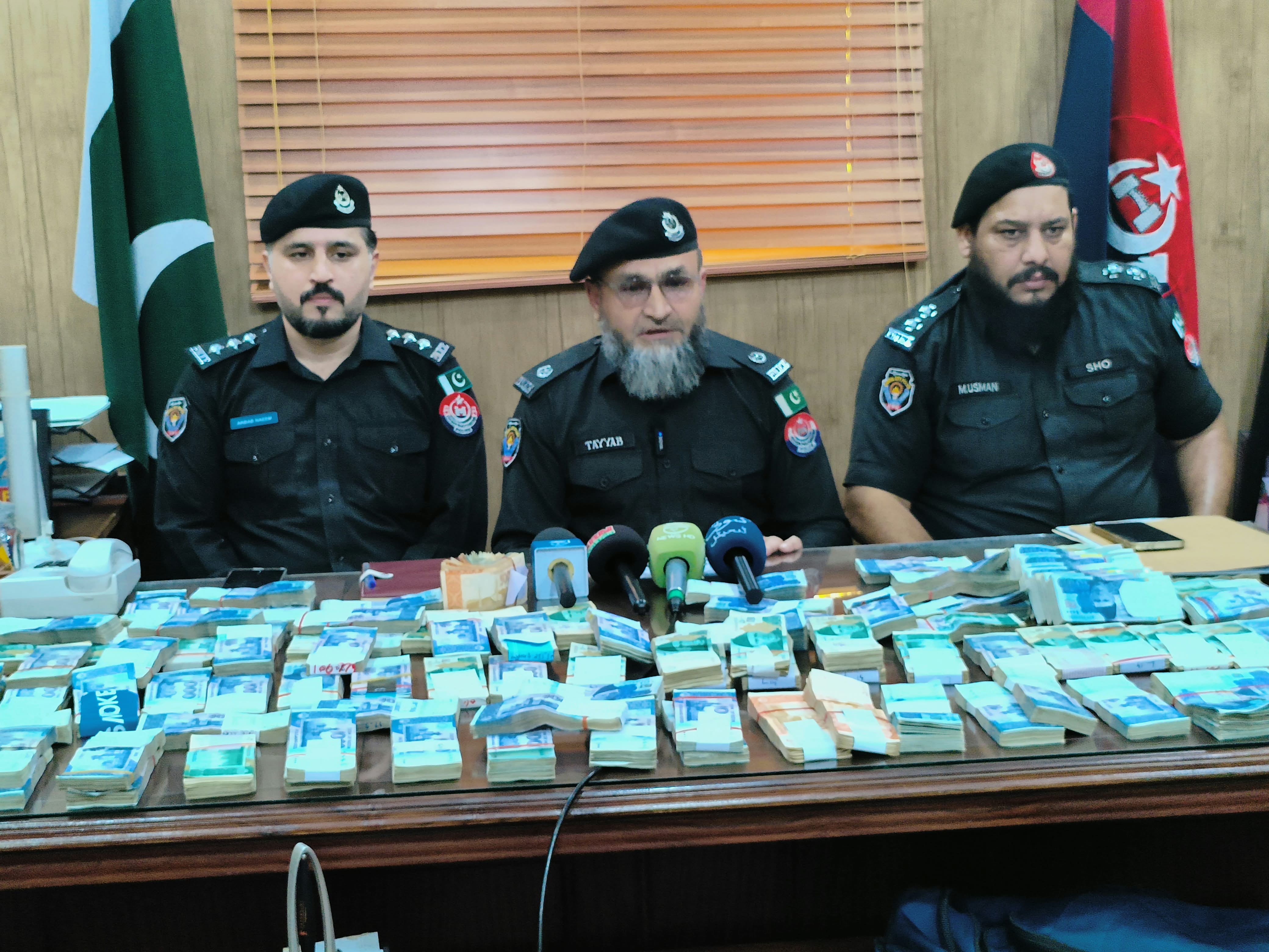 two-held-over-robbery-at-doctors-house-in-peshawar