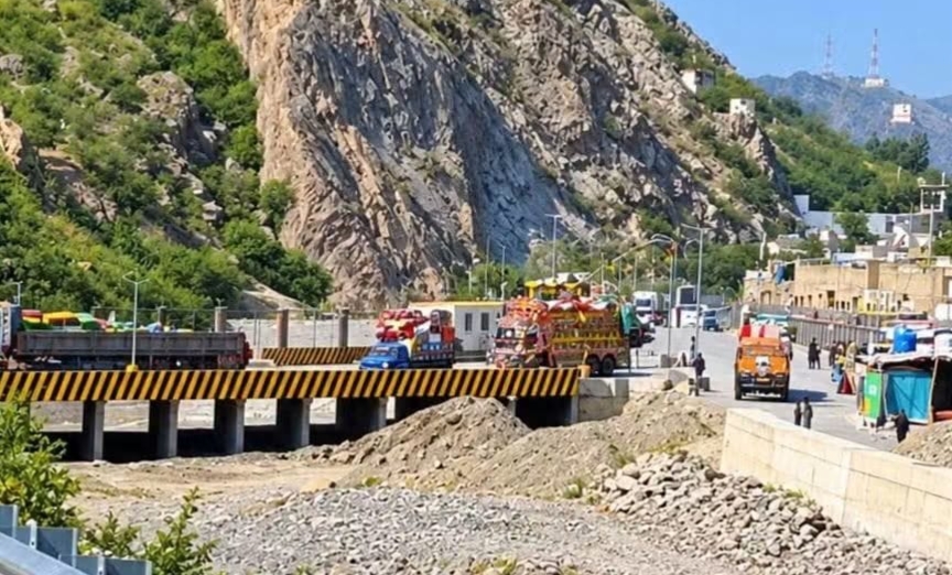 security-concerns-afghan-families-turned-back-at-torkham-border
