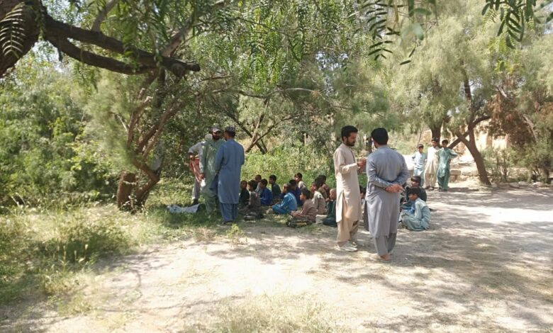 khansob-children-forced-to-study-in-open-due-to-school-destruction-in-floods