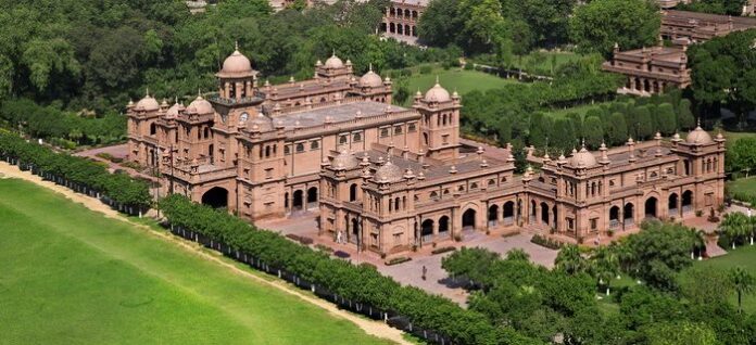 Islamia_College_Peshawar_facing financial crisis