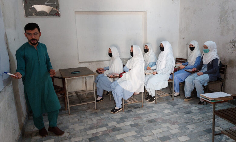 Education Dilemma: Afghan Girls’ Dreams Deferred in Pakistan