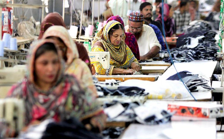 women-factory-workers-in-peshawar-face-exploitation